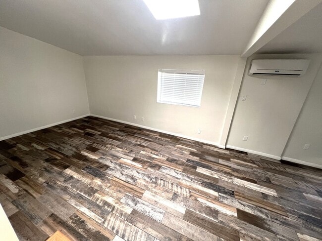 Building Photo - Freshly Renovated Gem with Incredible Floo...