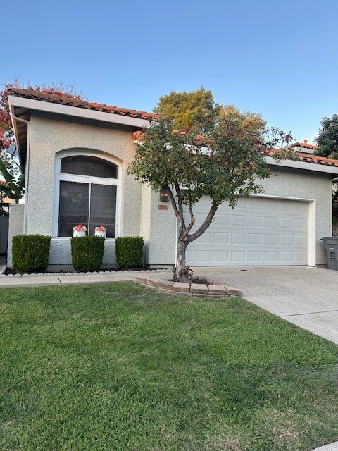 Building Photo - 5526 Cabrillo Way