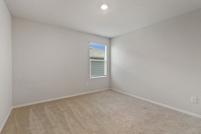 Building Photo - 832 Pronghorn Trl