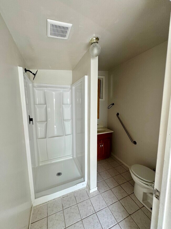 Building Photo - 120 Buena Vista Dr