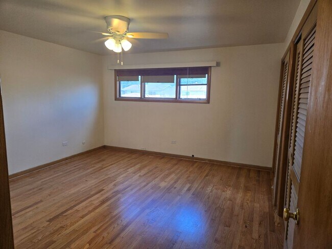 Building Photo - 9225 S Cregier Ave