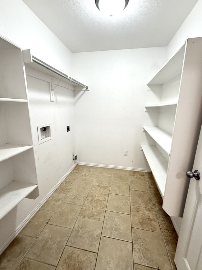 Building Photo - 4707 Mill Creek Dr