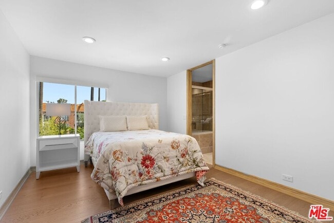 Building Photo - 605 N Hillcrest Rd