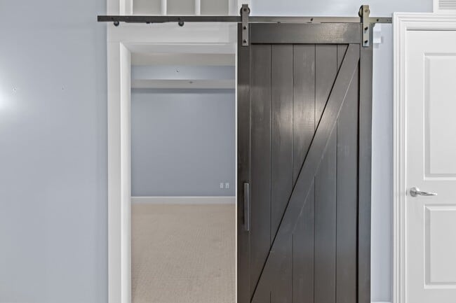 Building Photo - 400 W North St