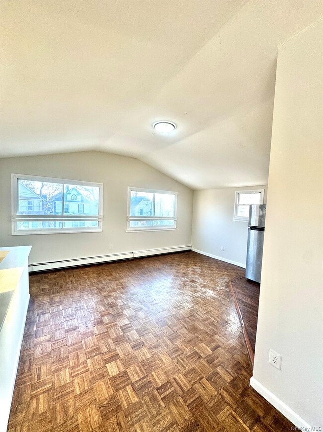 Building Photo - 164-41 108th Dr