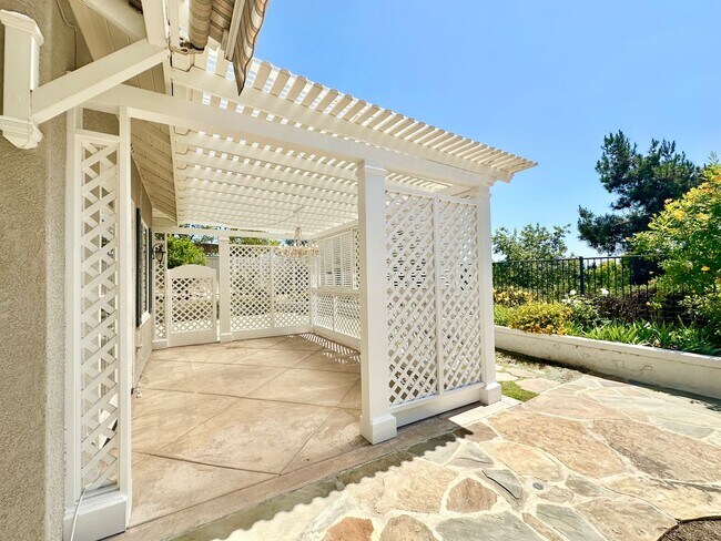 Building Photo - Beautiful Single-Level Custom Home with Serene Backyard Space in the Lovely Peppertree Park Commu...