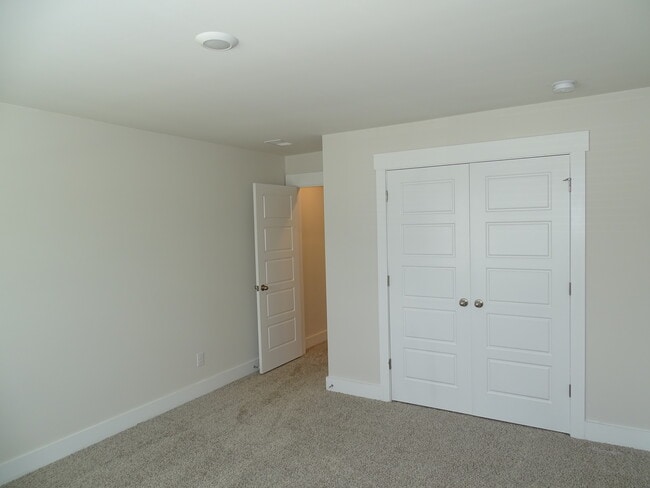 Building Photo - 146 Bromes Wy