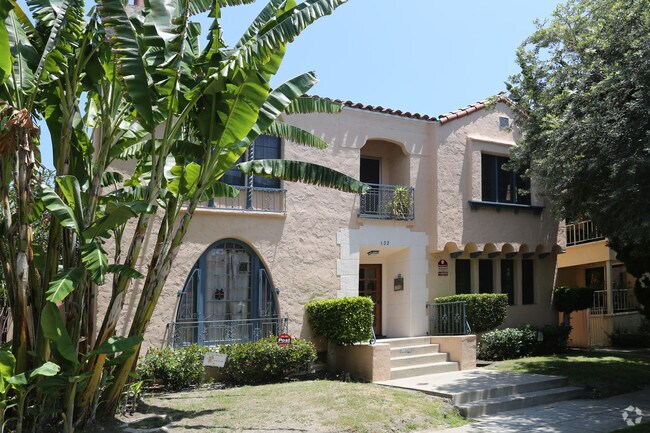 Primary Photo - 132 N Clark Dr