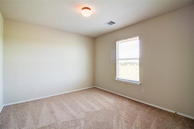 Building Photo - 700 Belmont Dr