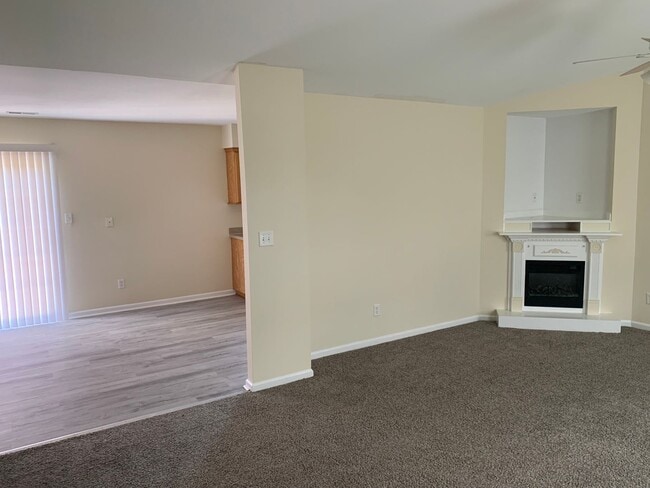 Building Photo - Gorgeous and Spacious Country home located in Camden County.