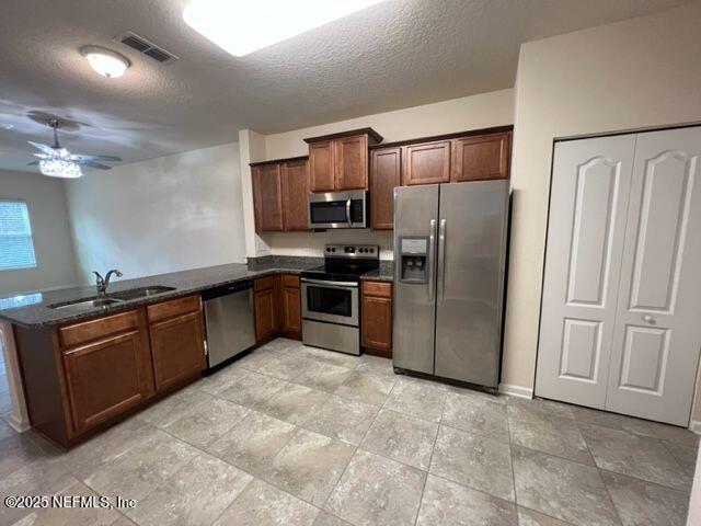 Building Photo - 726 Servia Dr
