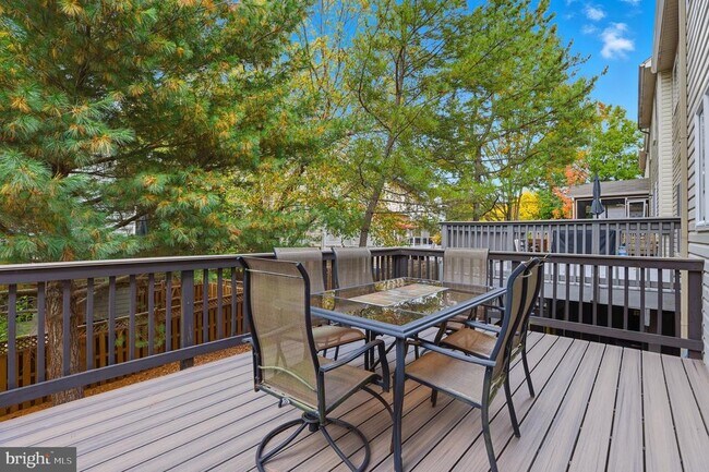 Building Photo - 47716 Bowline Terrace