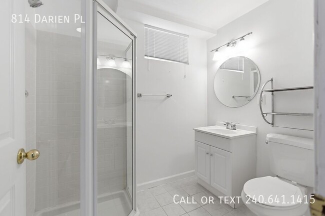 Building Photo - 814 Darien Pl