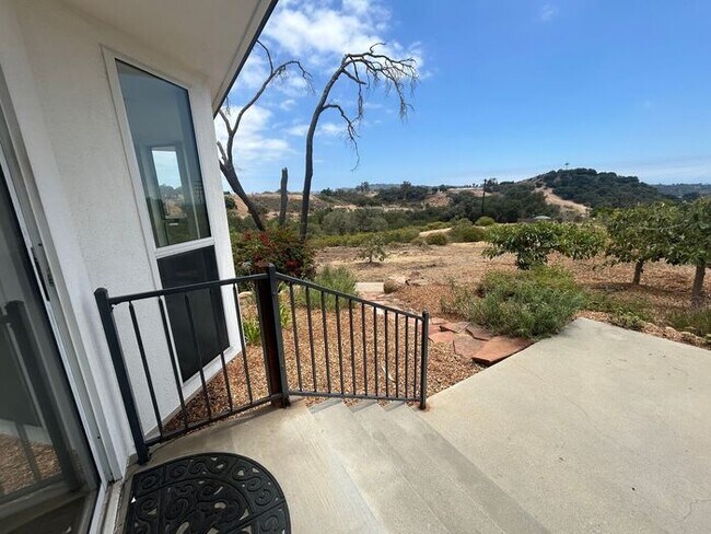 Building Photo - 3 Bedroom Home Country Living in Santa Barbara - Pets Considered - Available Early July