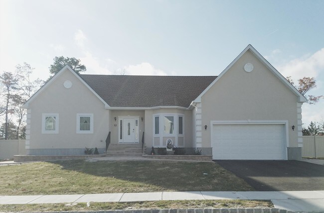 Building Photo - 12 Cindy Ct