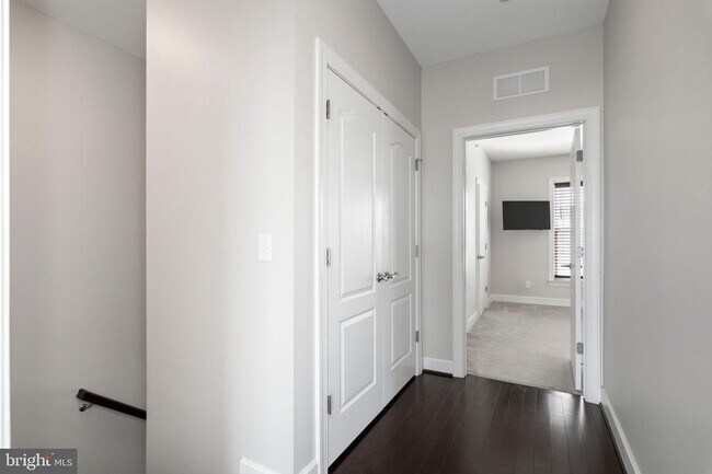 Building Photo - 612 Marina Landing Ln