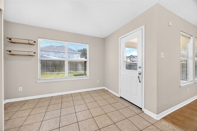 Building Photo - 18211 Doral Rock Ct