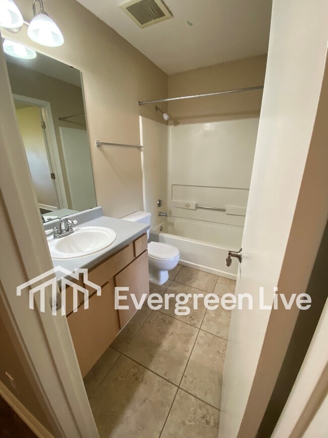 Building Photo - 48 Callan Ct