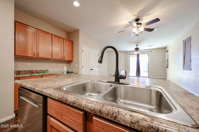 Building Photo - 7335 W Desert Mirage Dr