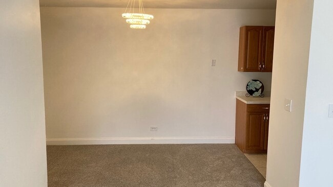 Building Photo - 21W581 North Ave