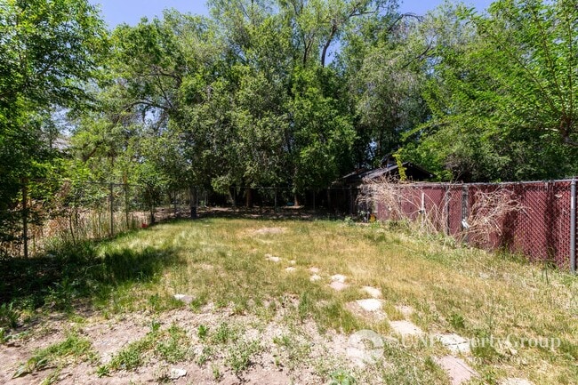 Building Photo - Updated Duplex In Great West Valley Area