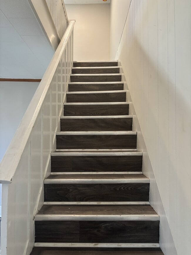 Building Photo - 218 N 3rd St