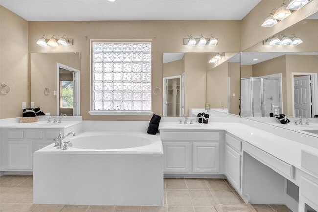 Building Photo - 5303 Riverstone Crossing Dr