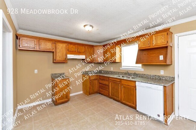 Building Photo - 928 Meadowbrook Dr