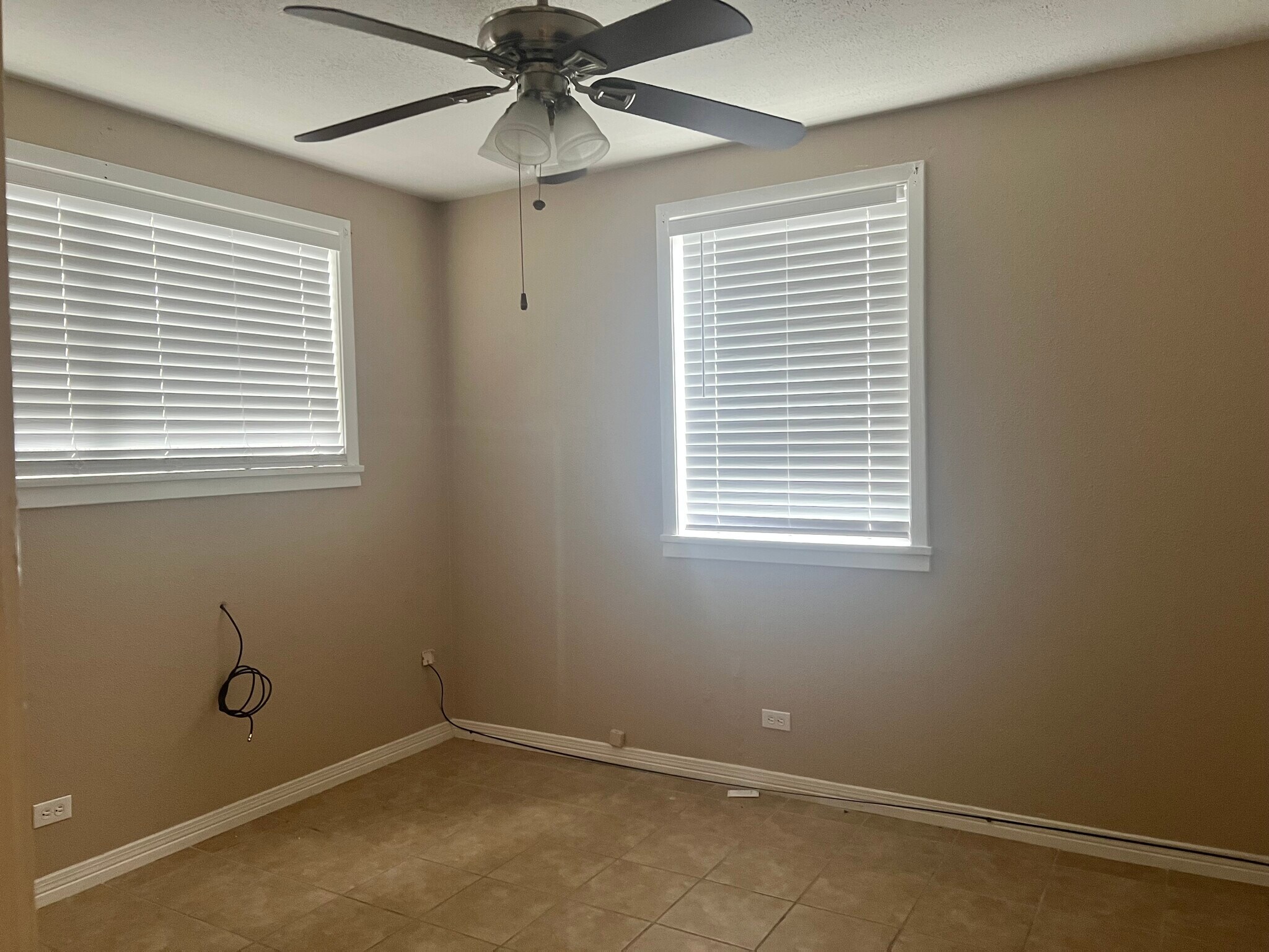 Building Photo - 2110 Willow St