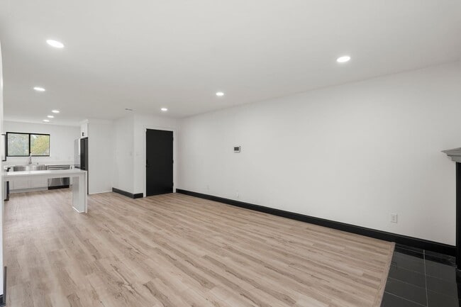 Building Photo - Welcome to Uptown Living in a South Park S...