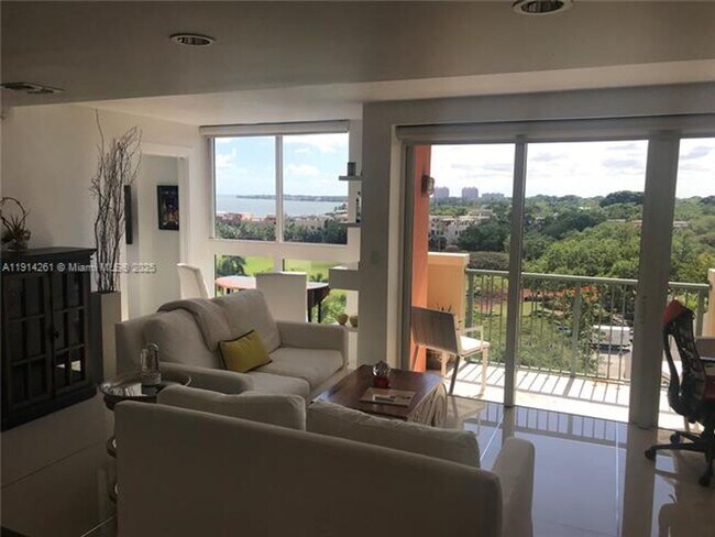 Building Photo - 2951 S Bayshore Dr