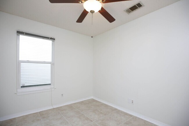 Building Photo - 6972 Weatherwood Dr