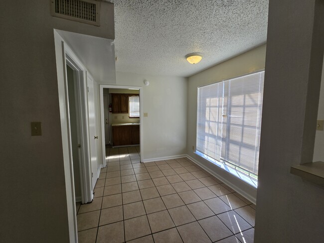 Building Photo - 117 Oak Ridge Ave