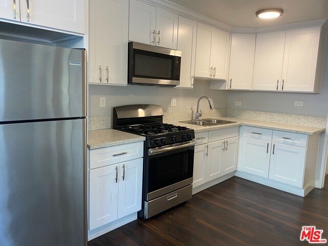 Building Photo - 833 N Normandie Ave