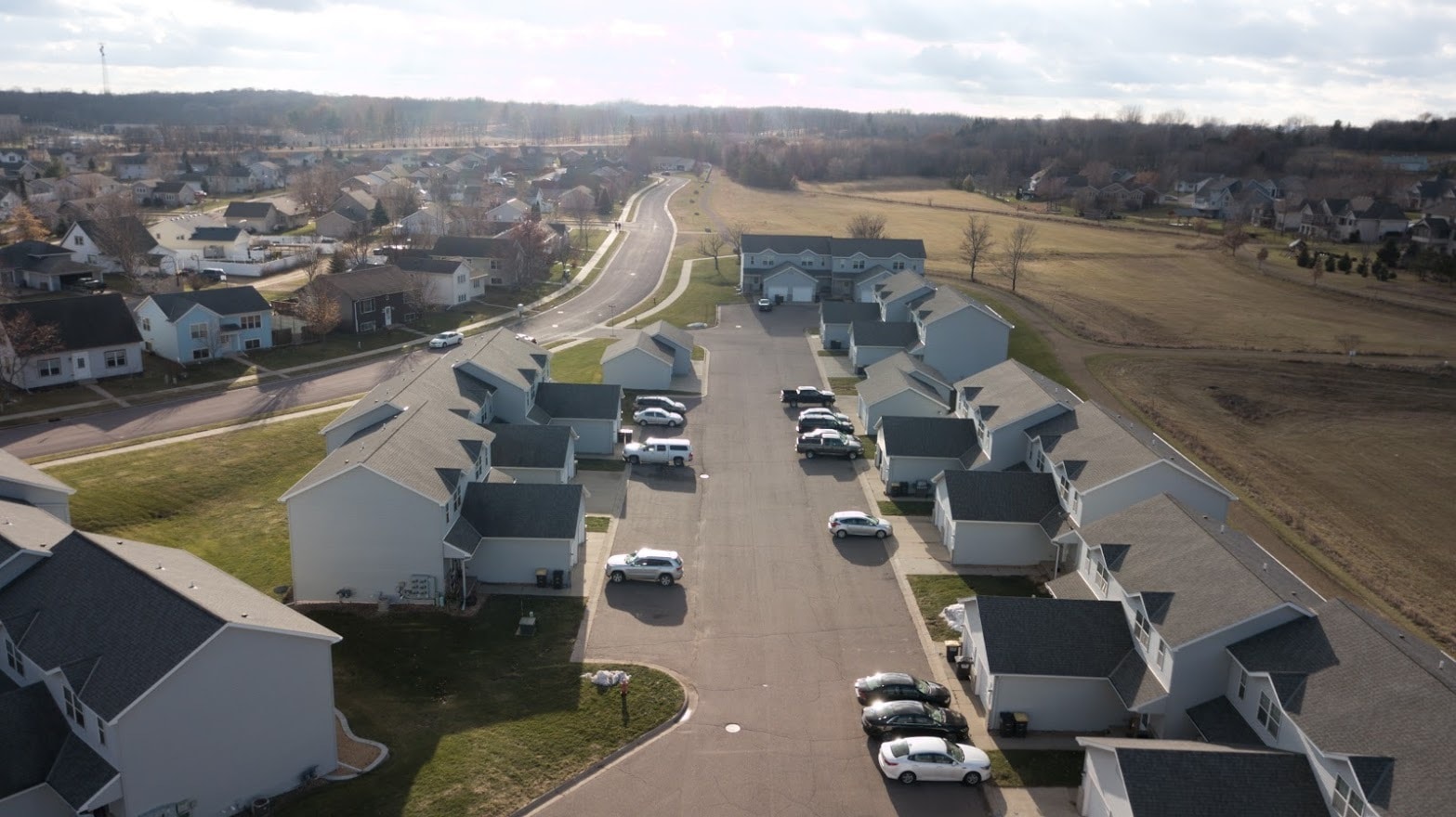 Building Photo - 1001 Alpine Way