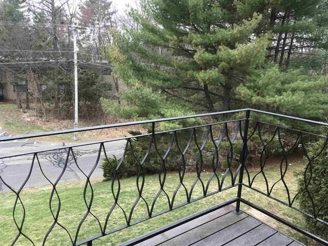 Building Photo - 13 Strawberry Bank Rd