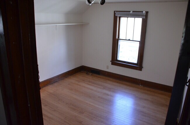 Building Photo - 935 Vilas Ave
