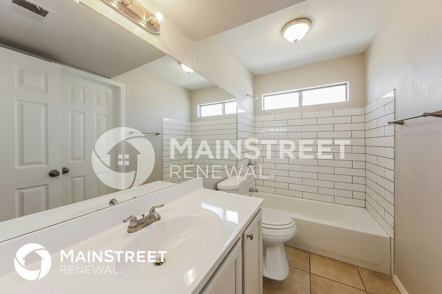 Building Photo - 7297 W Shaw Butte Dr