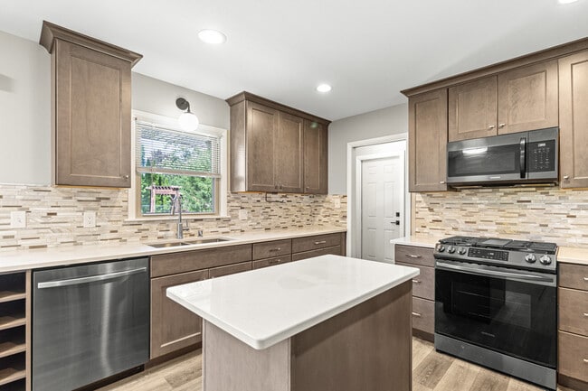 Building Photo - N58W18330 Juniper Ln