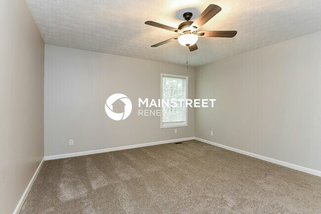 Building Photo - 4 Bedroom Pet-Friendly Home in Marietta, GA with Main Street Renewal