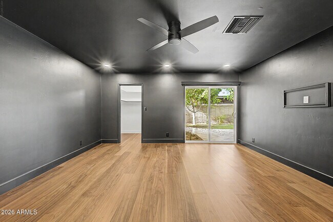 Building Photo - 3736 E Montecito Ave