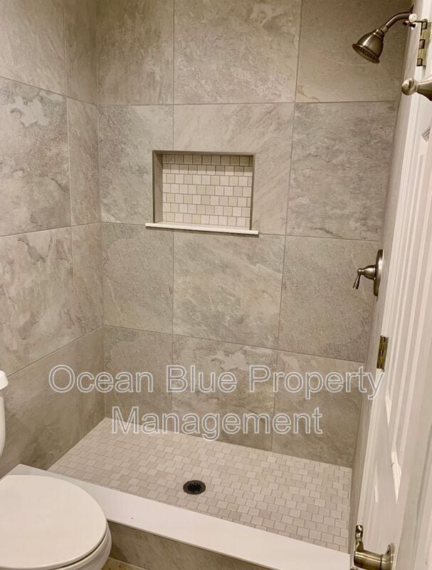 Building Photo - 11771 Raintree Dr