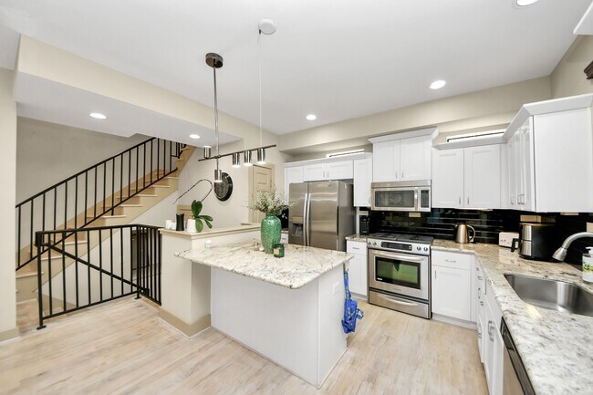 Building Photo - 4510 Inker St