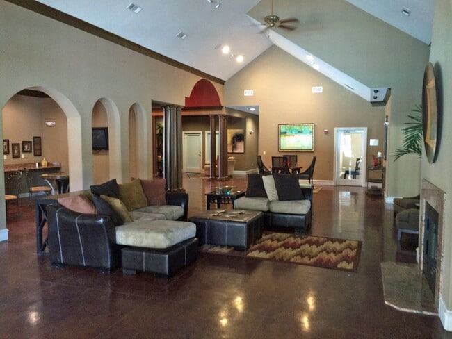 Building Photo - 2 Bedroom, 2 Bath Unit in the Bridgefield Condominiums Community, in Antelope.