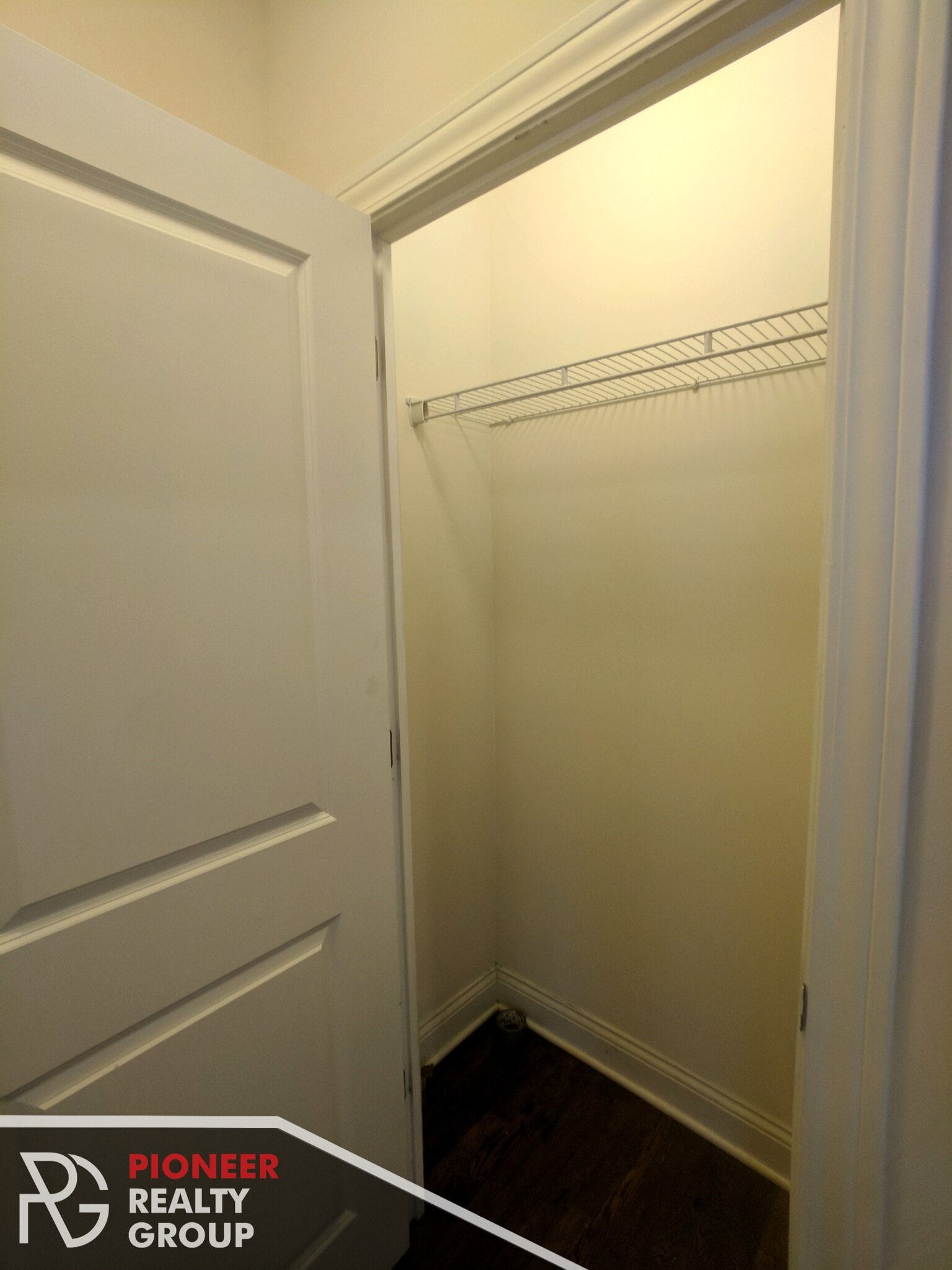 Building Photo - 736 W Addison St