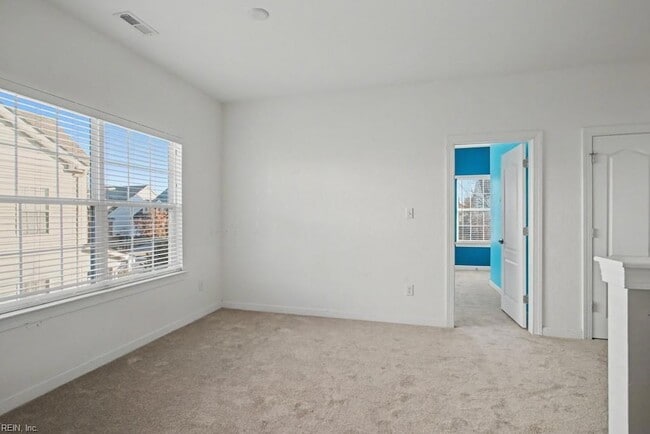 Building Photo - 3820 Stumpy Lake Ln