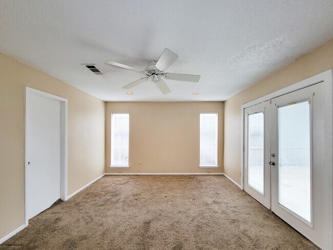Building Photo - 2710 Quail Creek Dr