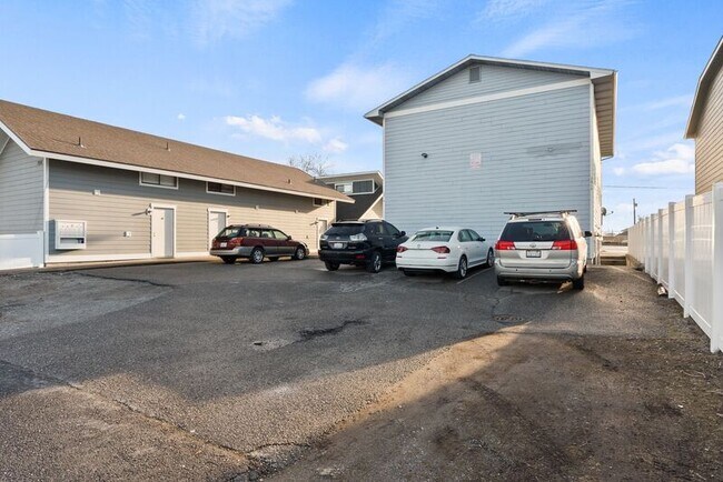 Building Photo - 2914 N Hogan St