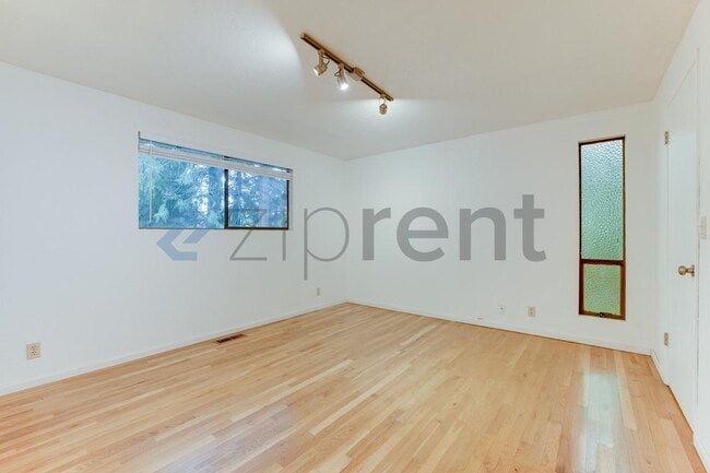 Building Photo - 1614 NE 199th Ct