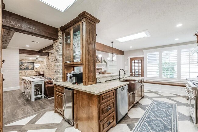 Building Photo - 8638 Oakford Dr